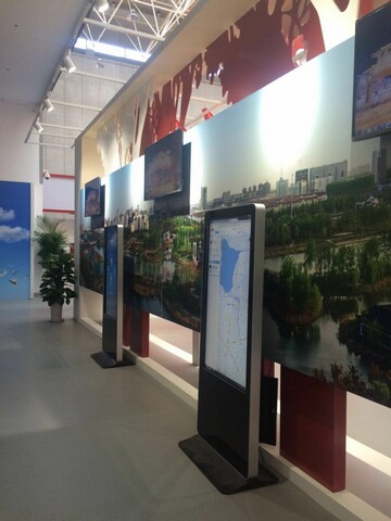 宿遷市建市20周年展覽館信息發(fā)布、觸摸設(shè)備均由米可提供1.jpg